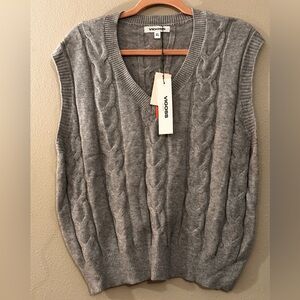 Vigoss Cable v-neck sweater vest